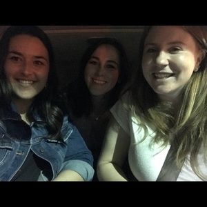 Meet your Posher, Caitlin